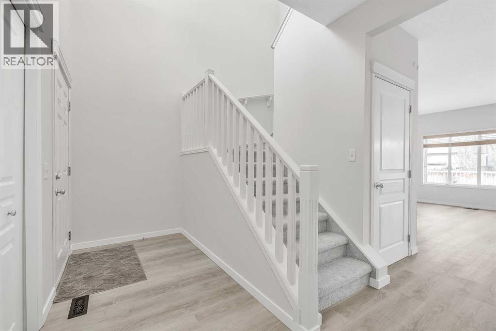 368 New Brighton Place SE, Calgary, Alberta  T2Z 4W6 - Photo 3 - A2301067