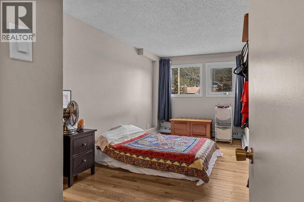 J, 413 Marten Street, Banff, Alberta  T1L 1G6 - Photo 29 - A2304248