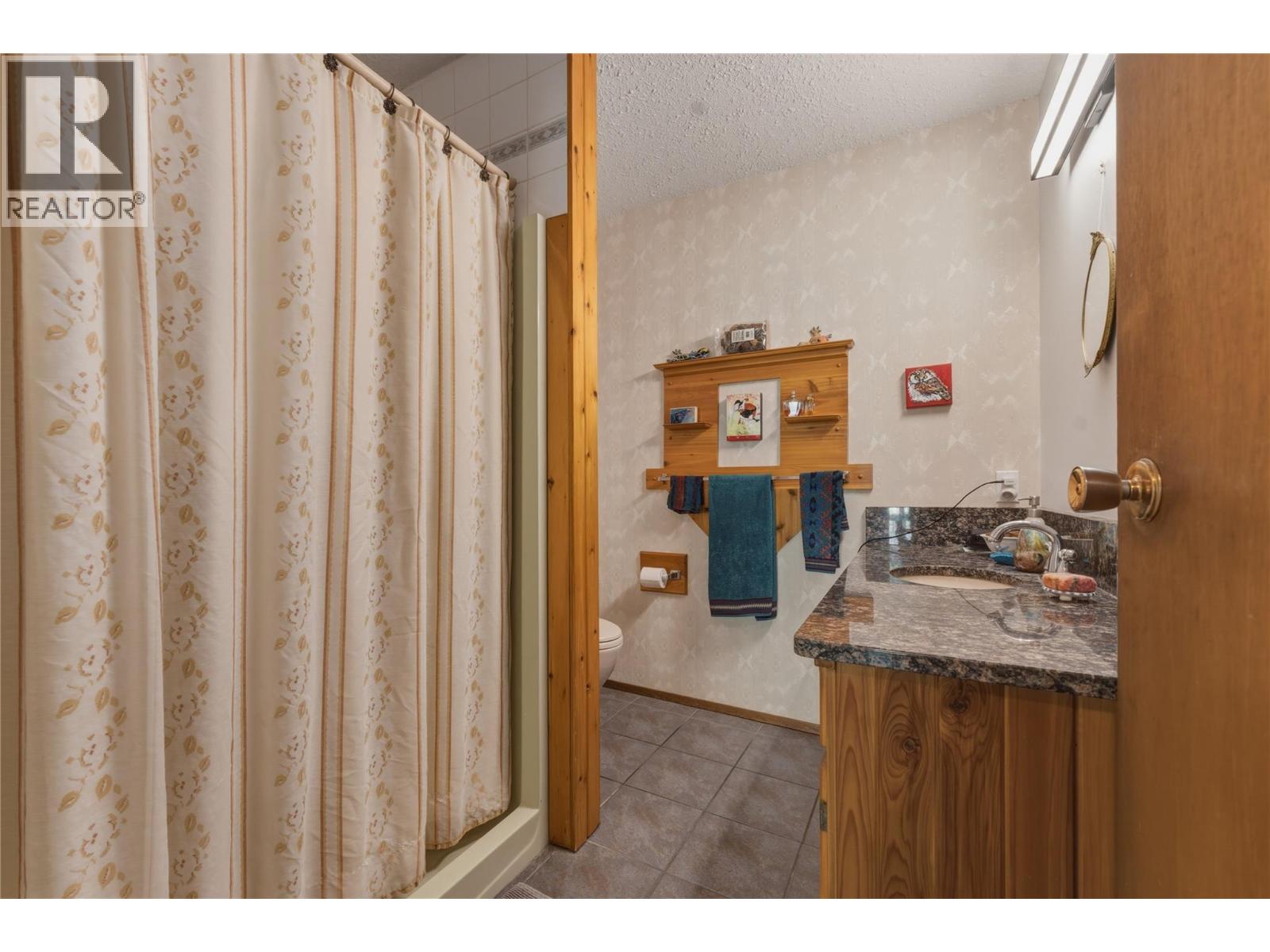 8257 Rogers Road, Vernon, British Columbia  V1B 3M7 - Photo 12 - 10384271