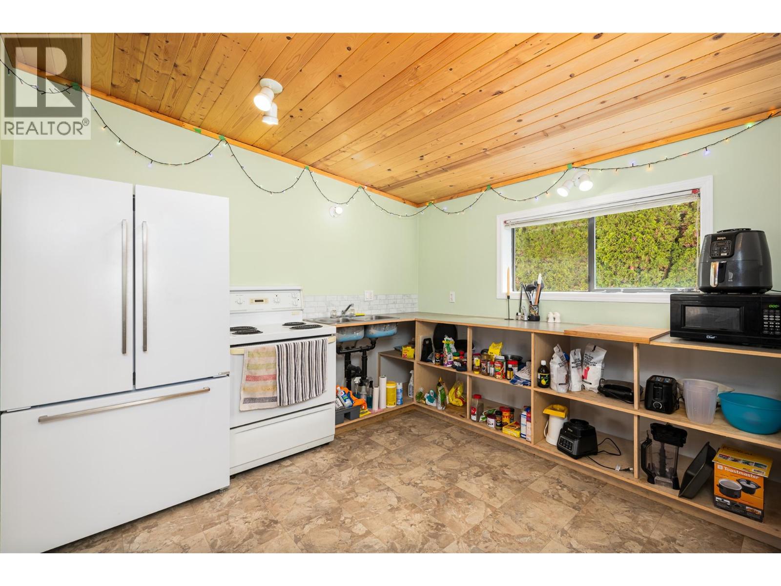 1610 Murdoch Street, Creston, British Columbia  V0B 1G5 - Photo 14 - 10384410