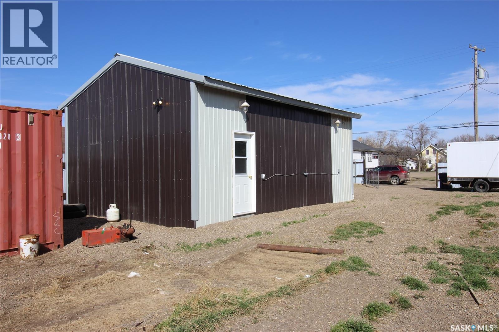 331 2nd Avenue W, Shaunavon, Saskatchewan  S0N 2M0 - Photo 3 - SK033749