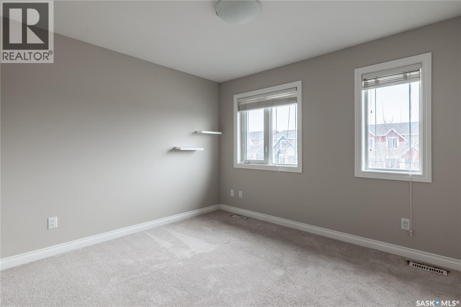 4372 James Hill Road, Regina, Saskatchewan  S4W 0R2 - Photo 10 - SK033701