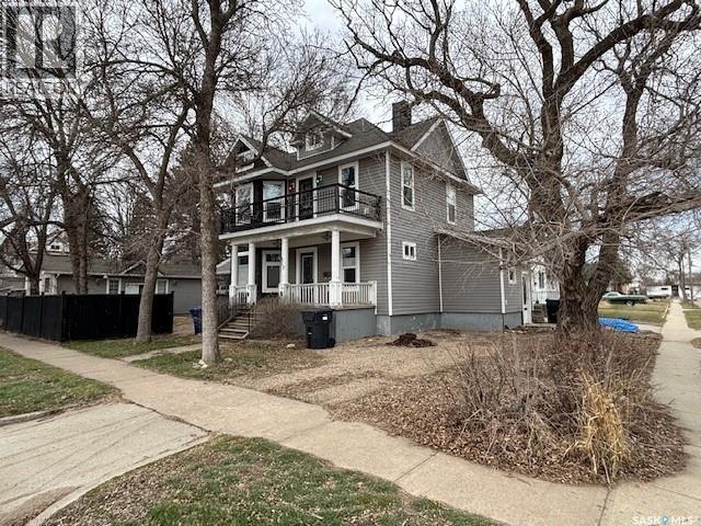 617 Bison AVENUE, Weyburn, Saskatchewan