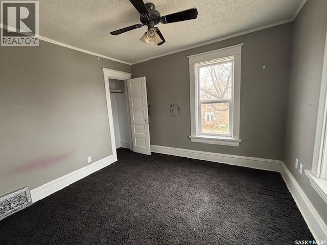 617 Bison Avenue, Weyburn, Saskatchewan  S4H 0J7 - Photo 12 - SK033690