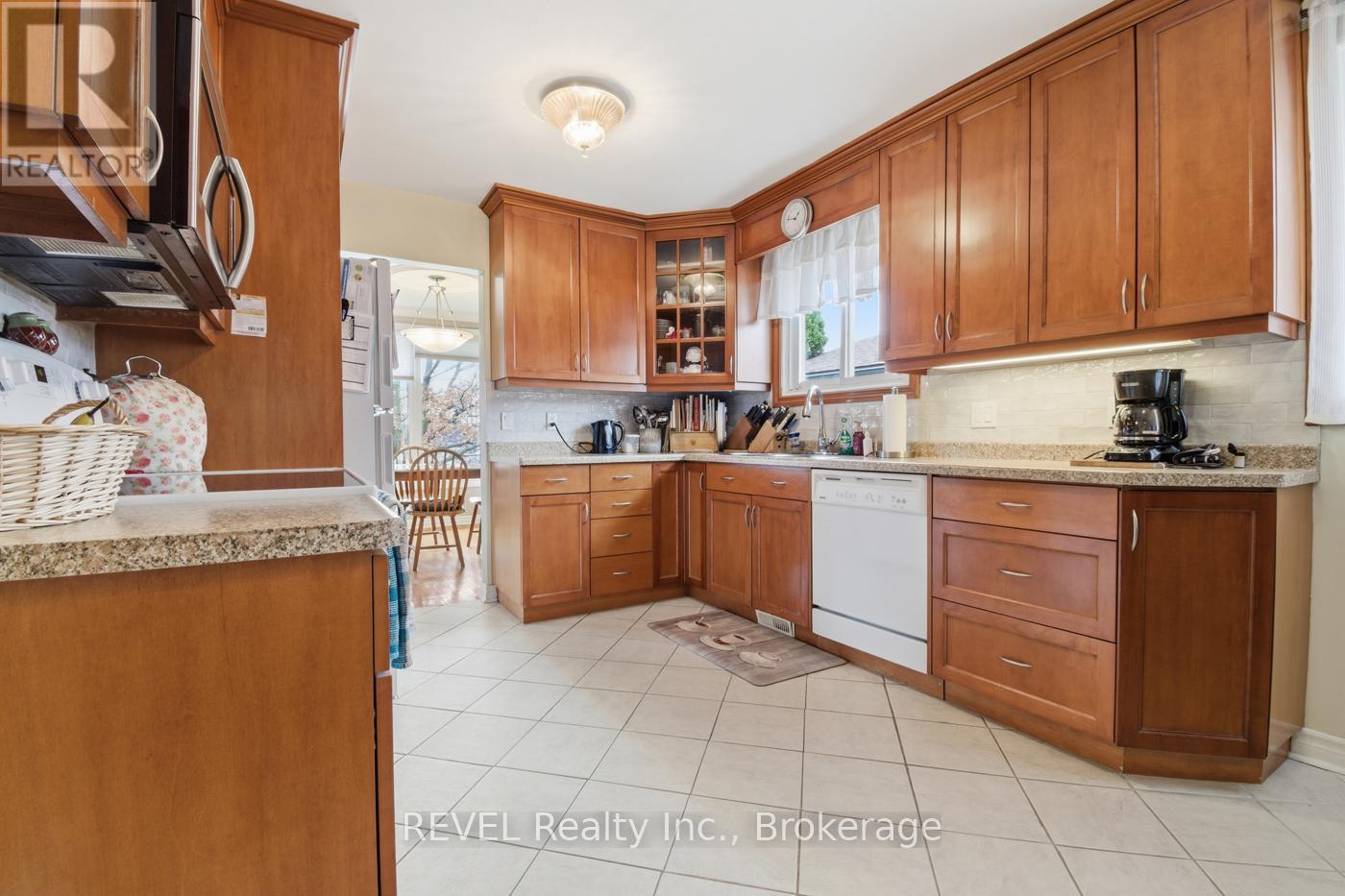 108 Richmond Street, Thorold, Ontario  L2V 3H1 - Photo 5 - X13035626