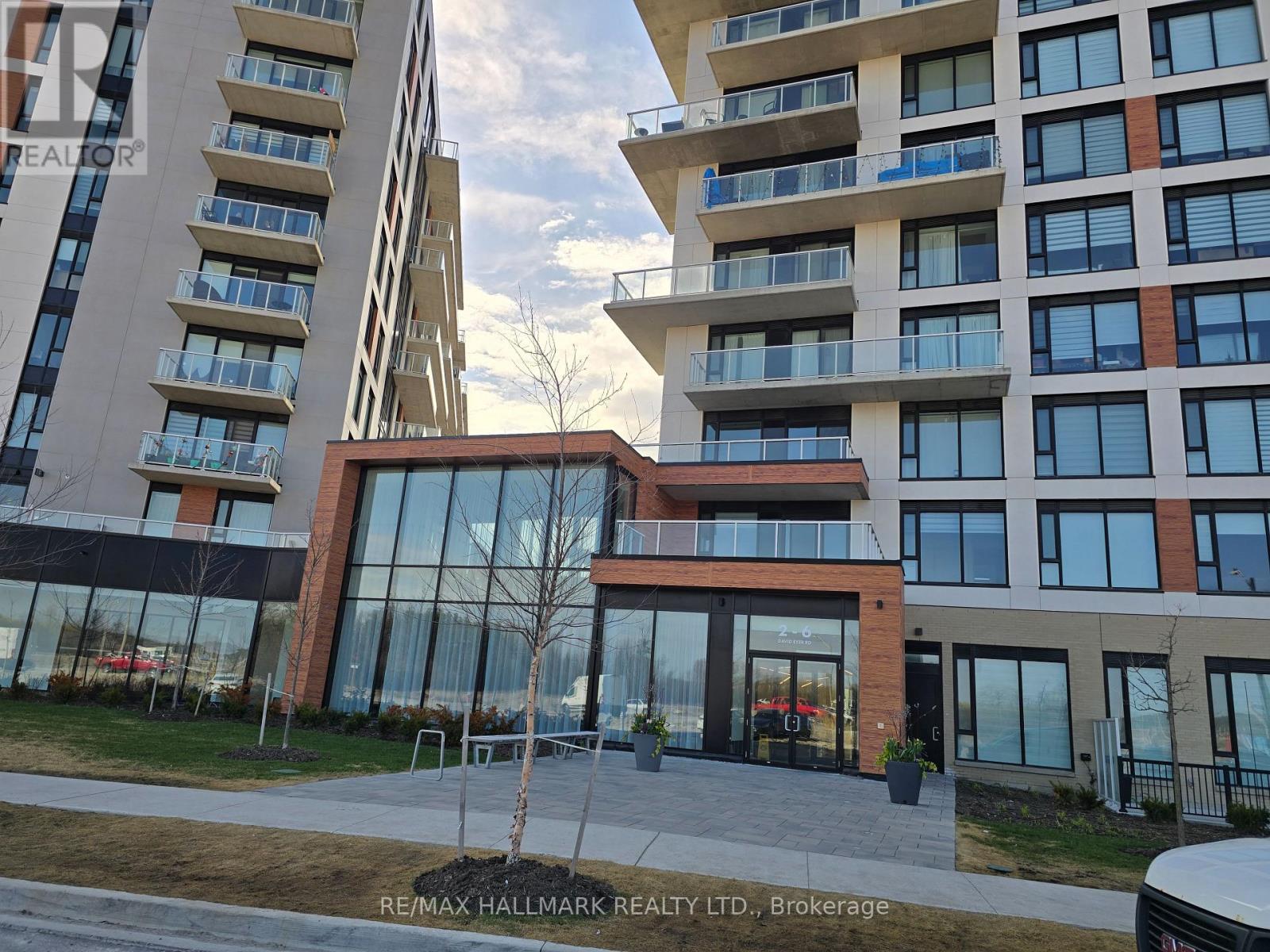 707 - 6 David Eyer Road, Richmond Hill, Ontario  L4S 0N5 - Photo 3 - N13033616