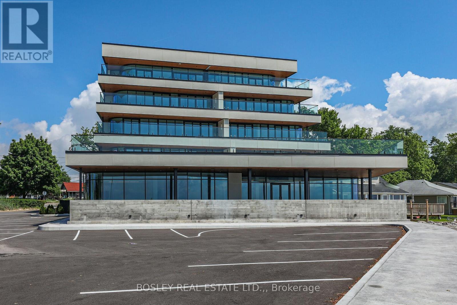 Suite 101 - 3823 Terrace Lane, Fort Erie, Ontario  L0S 1B0 - Photo 2 - X12314488