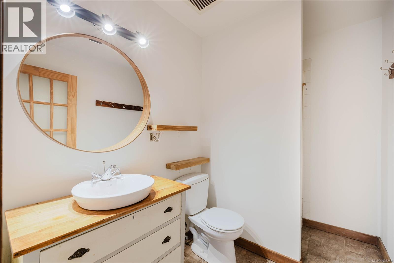 302 229 Ontario St, Victoria, British Columbia  V8V 1N1 - Photo 18 - 1033248