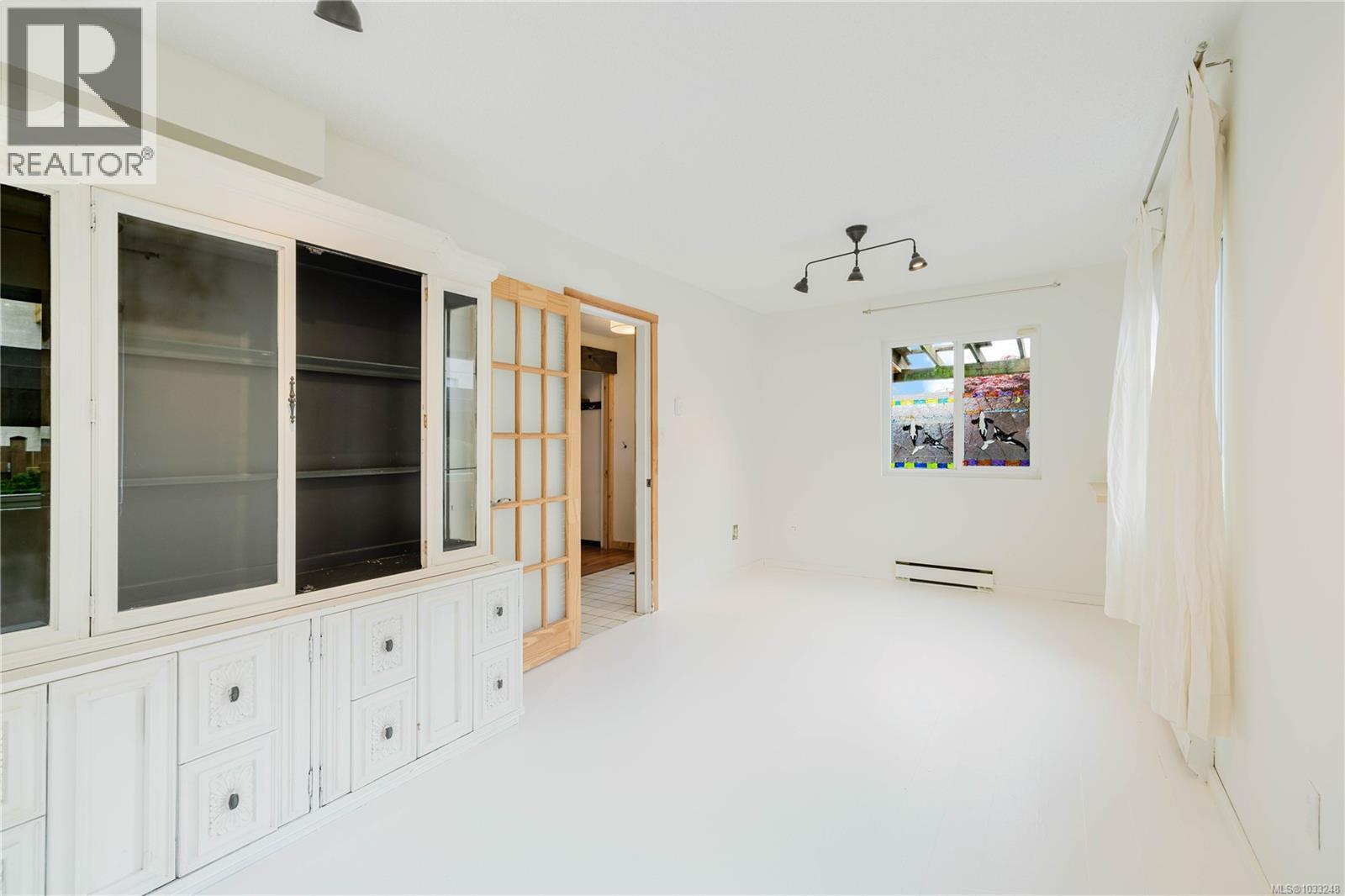 302 229 Ontario St, Victoria, British Columbia  V8V 1N1 - Photo 5 - 1033248