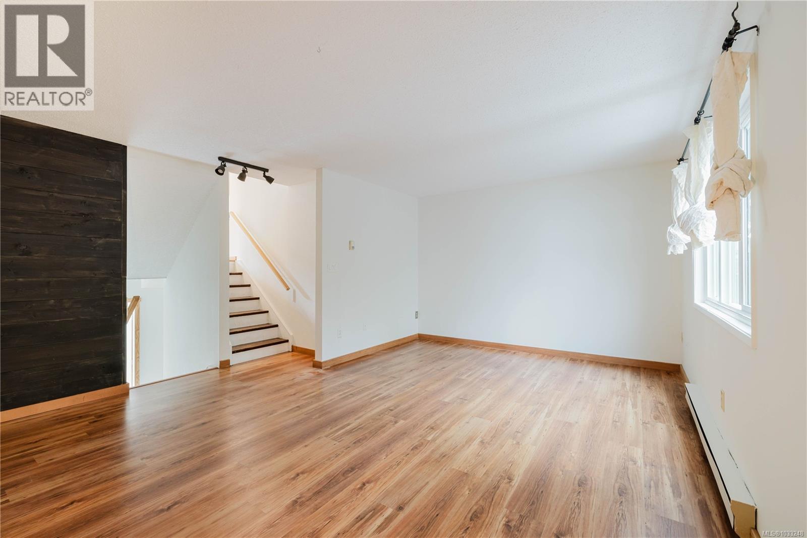 302 229 Ontario St, Victoria, British Columbia  V8V 1N1 - Photo 9 - 1033248