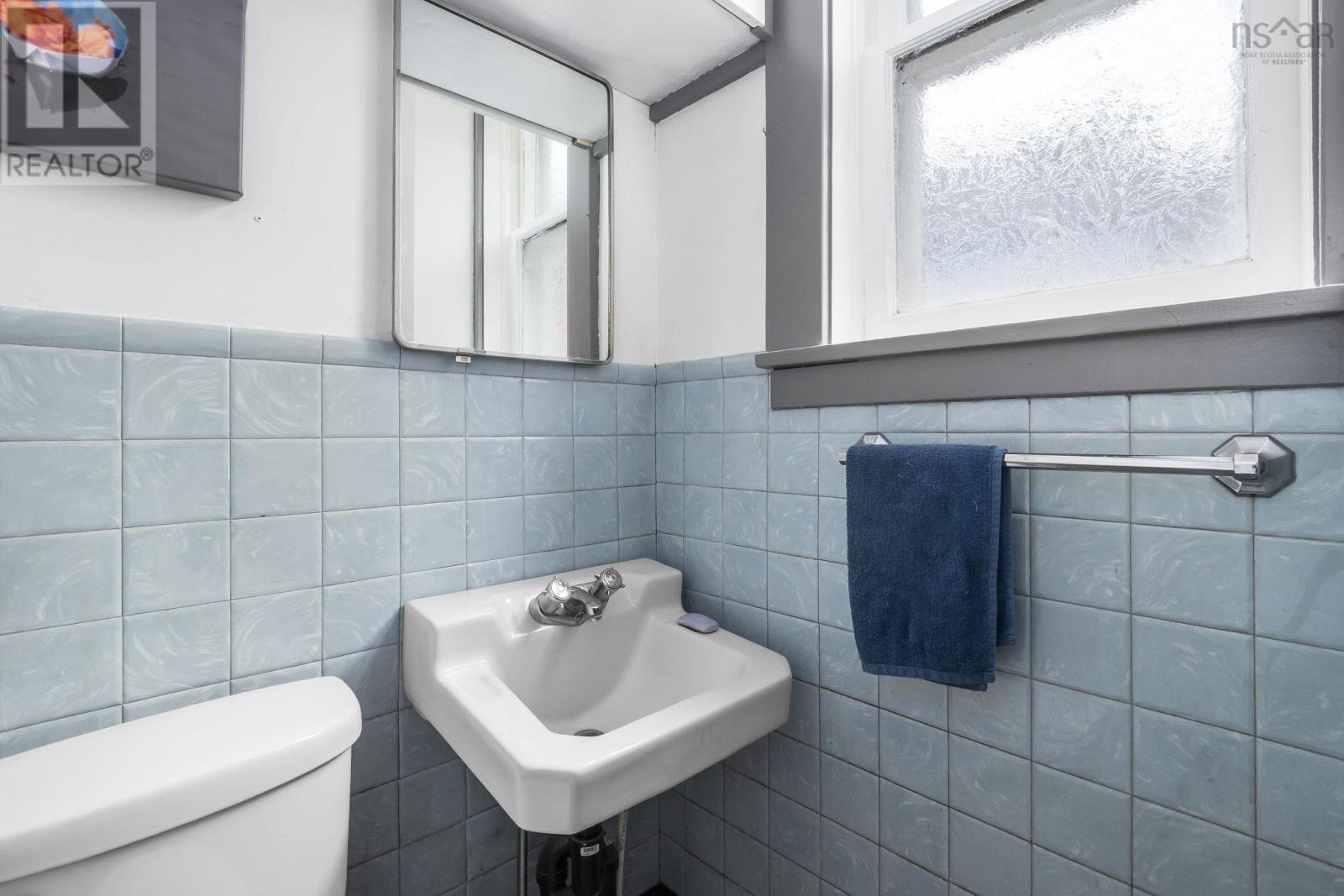 304 Clifton Avenue, Windsor, Nova Scotia  B0N 2T0 - Photo 12 - 202607275