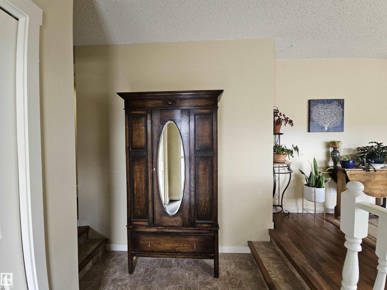 4319 54 St, Drayton Valley, Alberta  T7A 1K5 - Photo 4 - E4483654