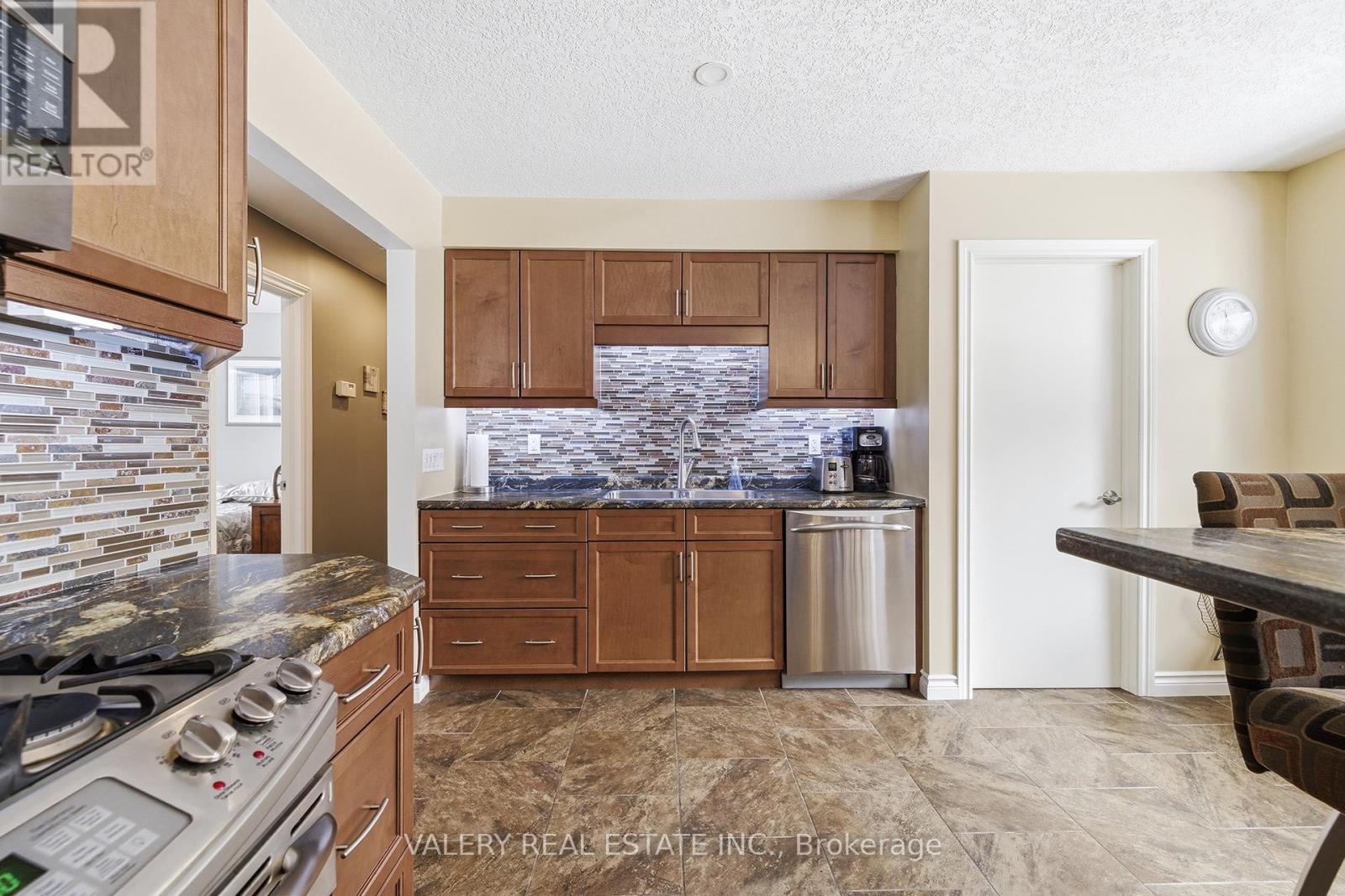 7315 Siderd 15, Mapleton, Ontario  N0G 2K0 - Photo 9 - X12898656