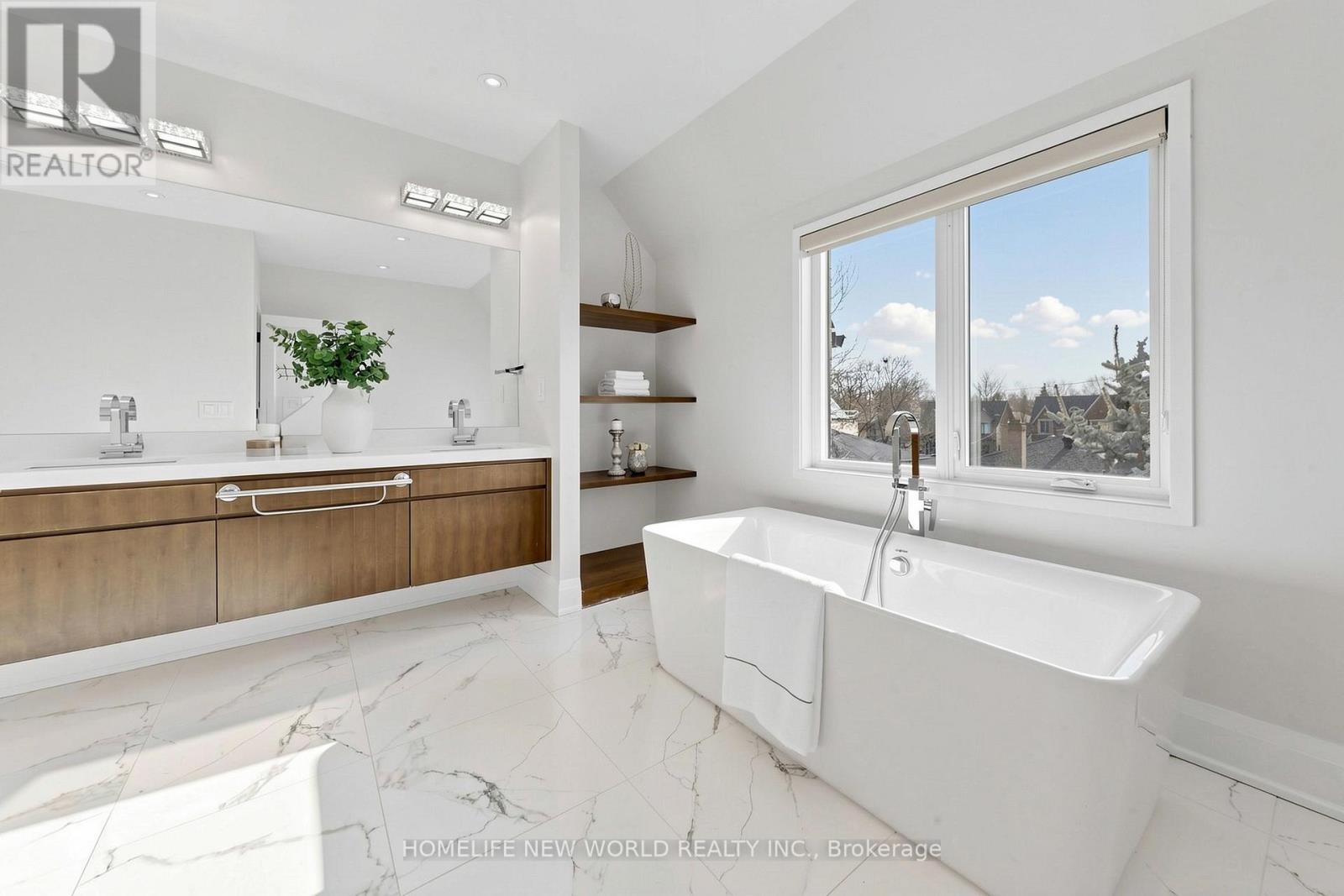 220 Roe Avenue, Toronto, Ontario  M5M 2J4 - Photo 17 - C13035662