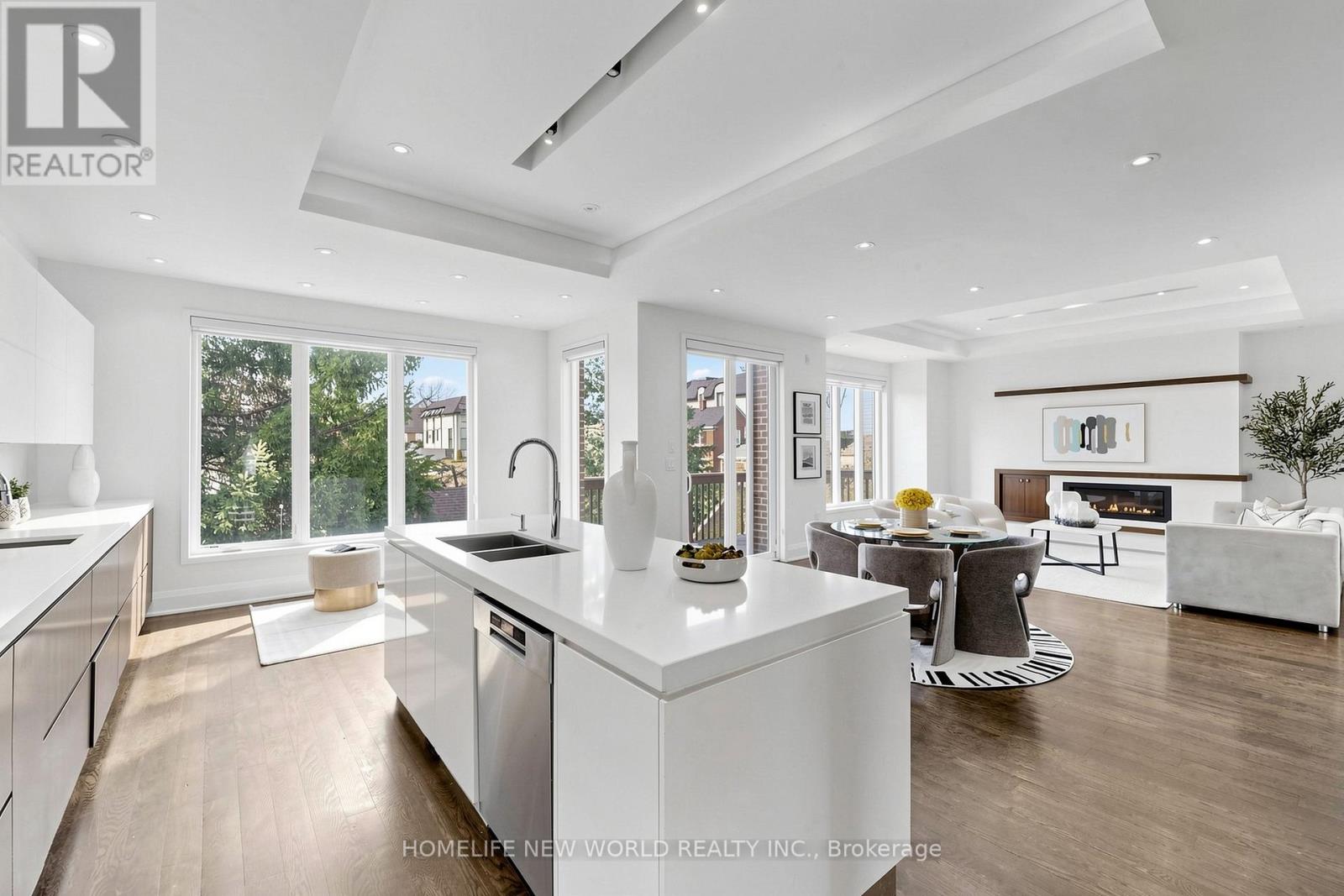 220 Roe Avenue, Toronto, Ontario  M5M 2J4 - Photo 8 - C13035662