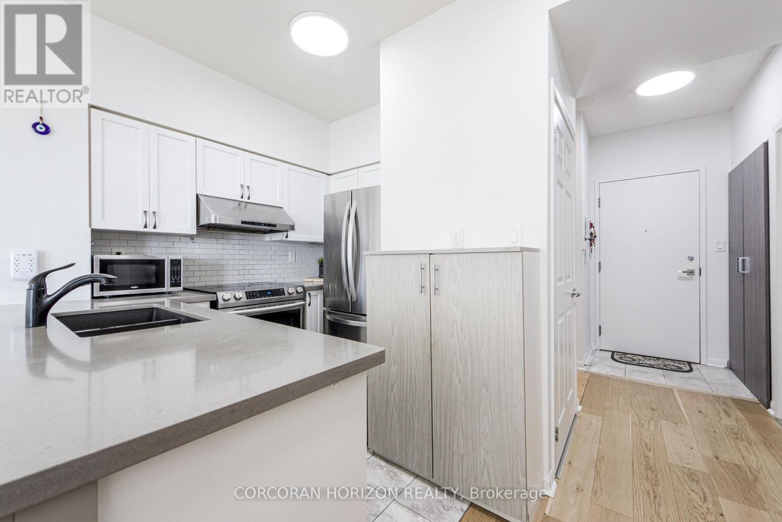 2009 - 228 Queens Quay W, Toronto, Ontario  M5J 2X1 - Photo 4 - C13035740