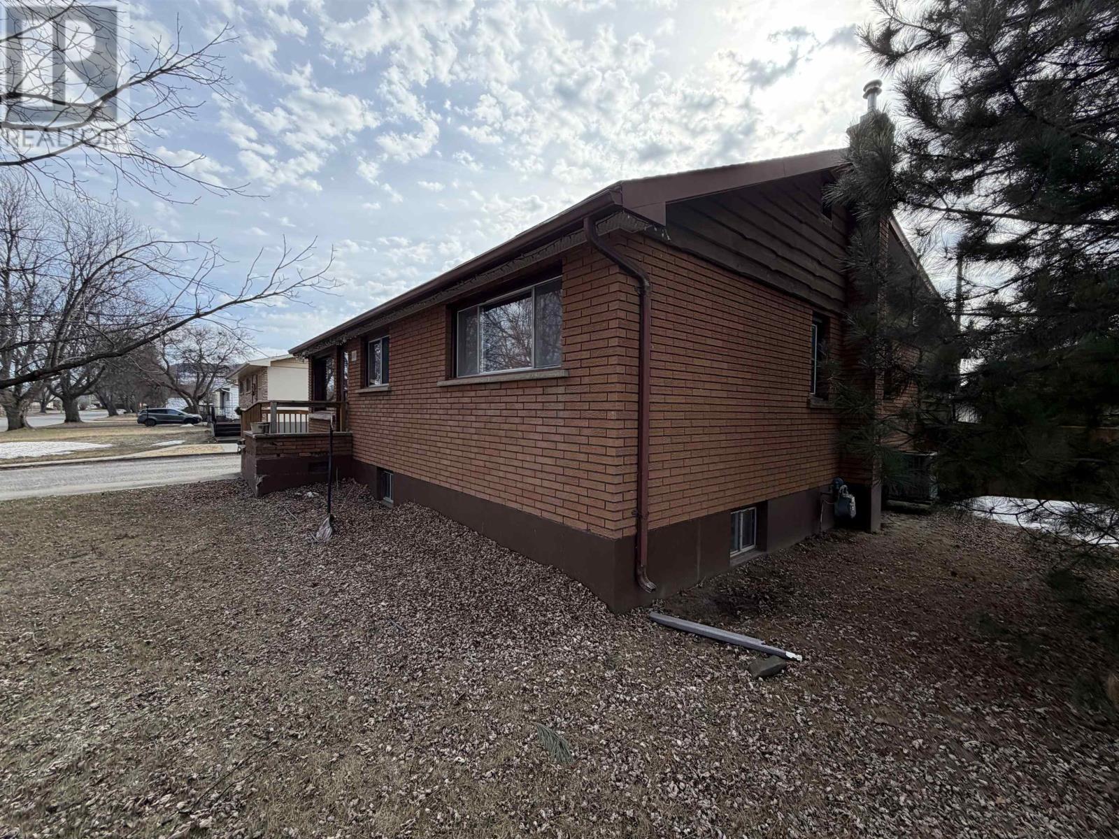 601 Brown St, Thunder Bay, Ontario  P7E 2K6 - Photo 3 - TB2600788