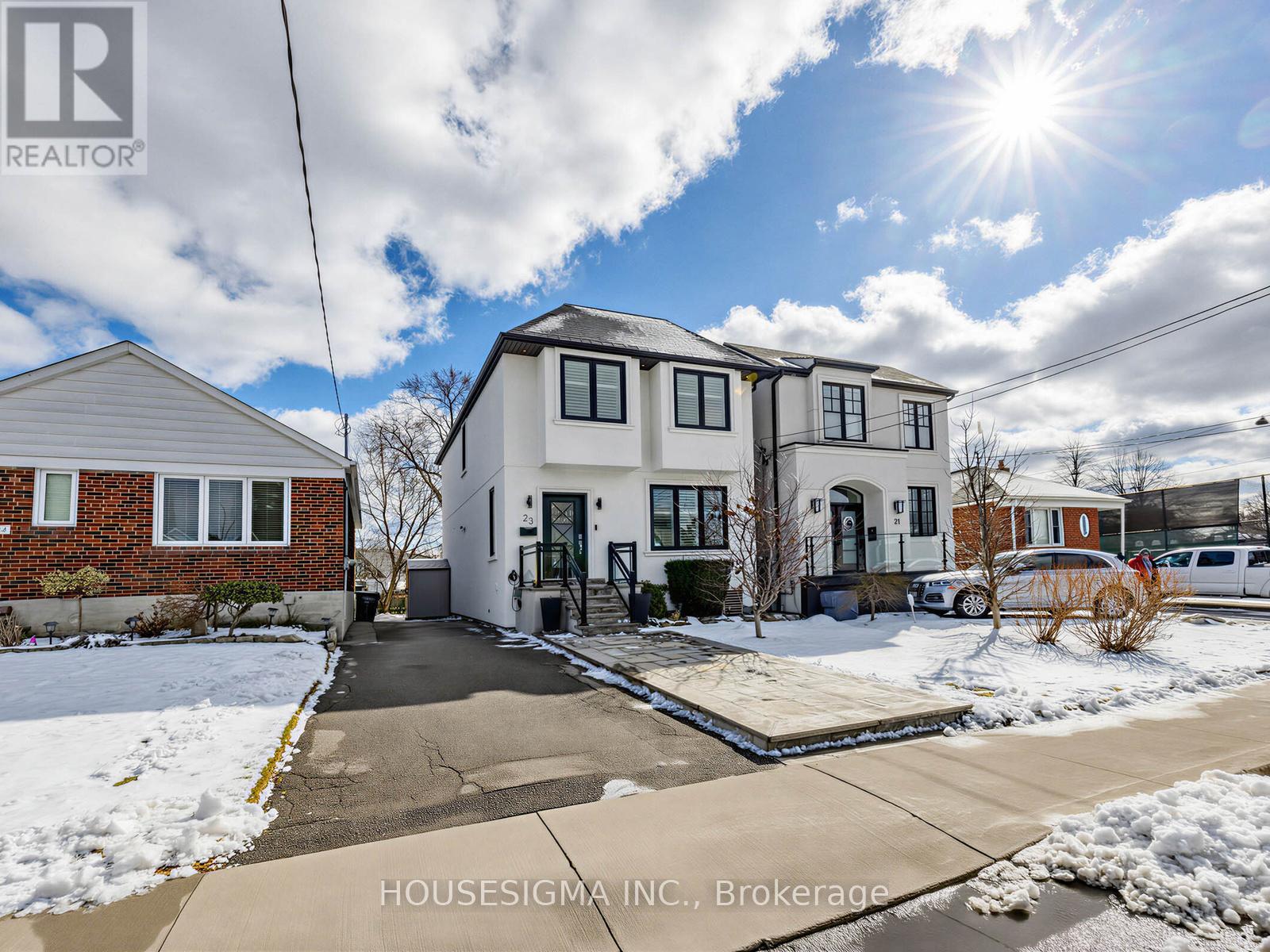 23 Tiago Avenue, Toronto, Ontario  M4B 1Z9 - Photo 5 - E13035656