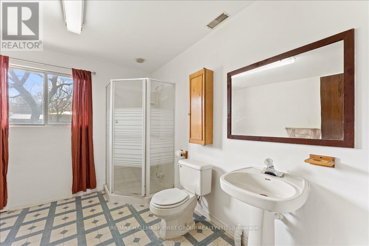 612 Westshore Boulevard, Pickering, Ontario  L1W 2T8 - Photo 35 - E13035910