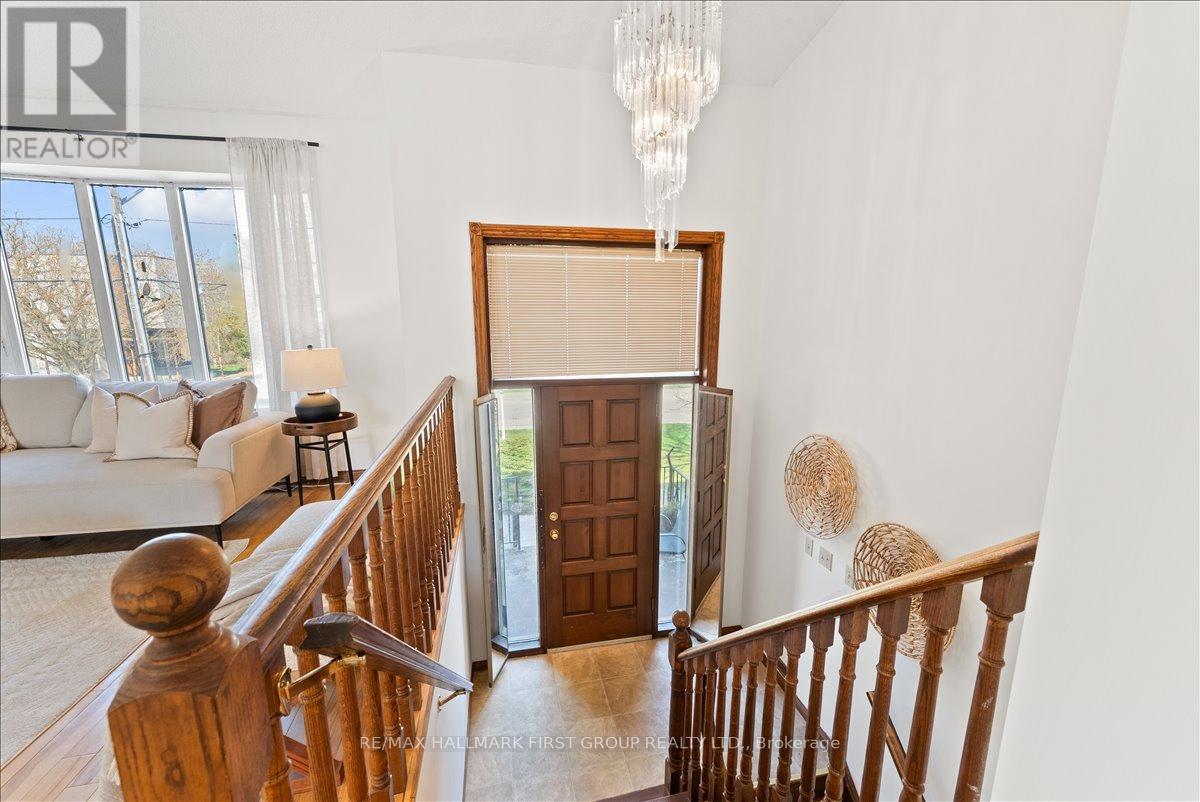 612 Westshore Boulevard, Pickering, Ontario  L1W 2T8 - Photo 4 - E13035910