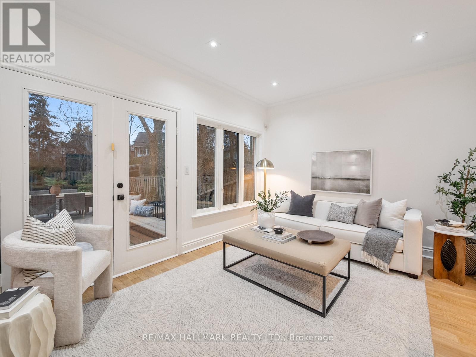 26 Eastmount Avenue, Toronto, Ontario  M4K 1V1 - Photo 19 - E13035970