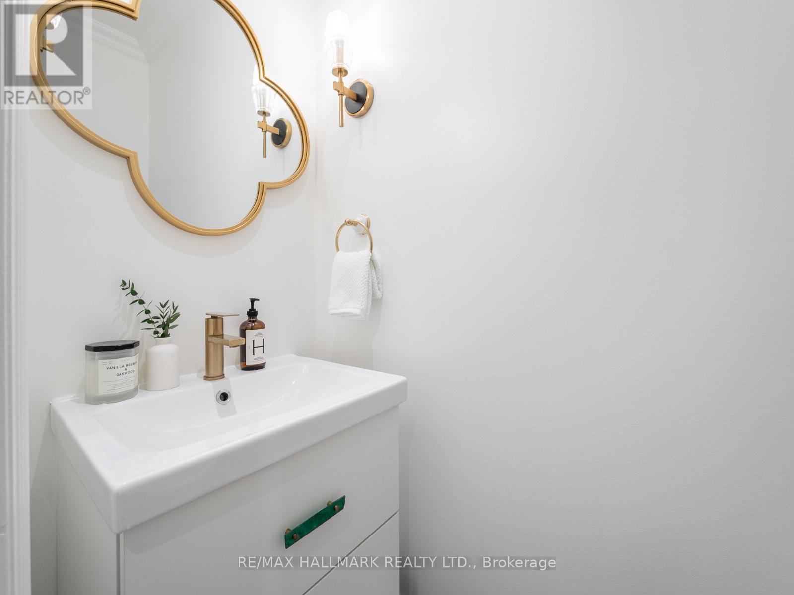 26 Eastmount Avenue, Toronto, Ontario  M4K 1V1 - Photo 22 - E13035970