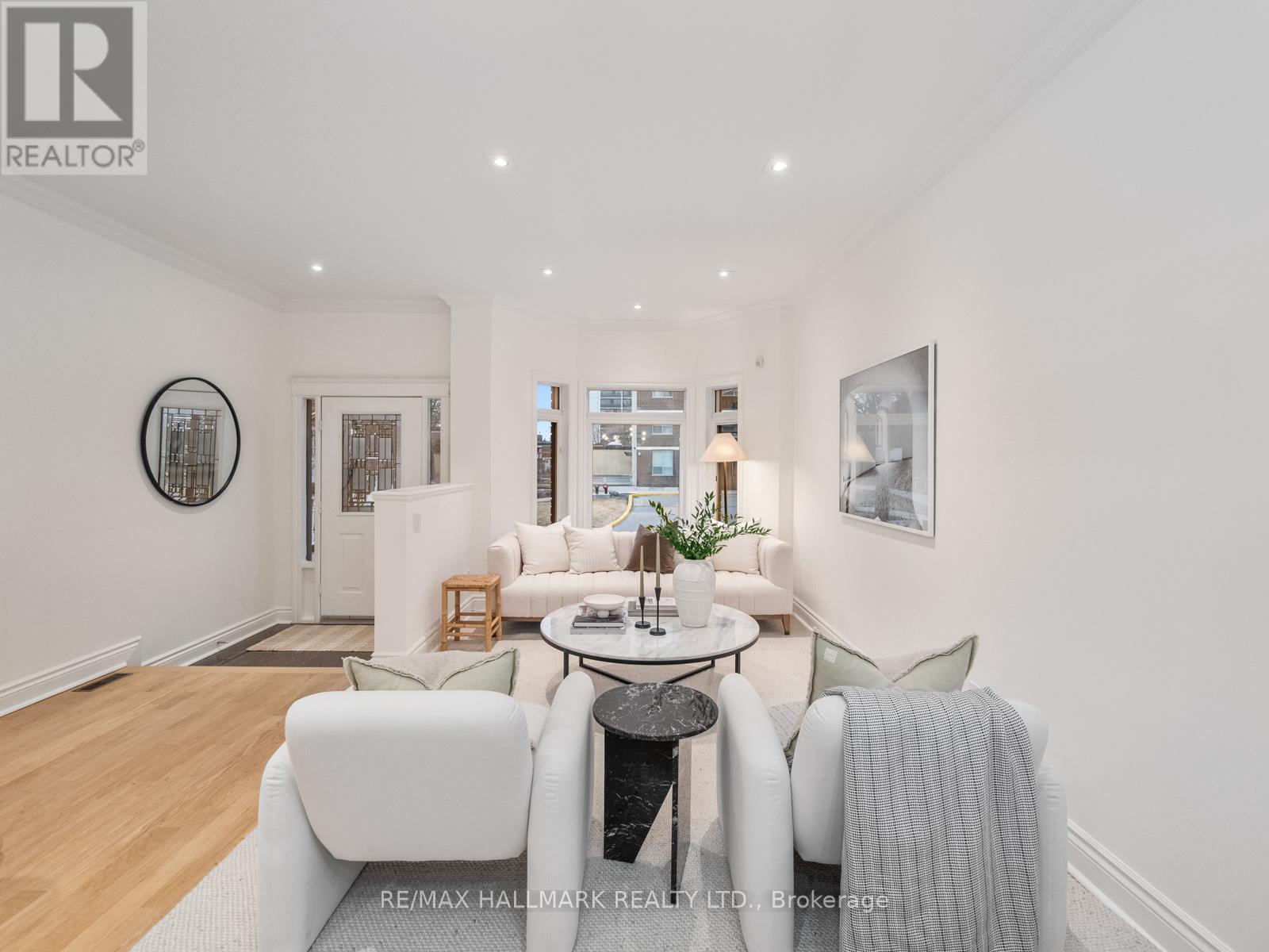 26 Eastmount Avenue, Toronto, Ontario  M4K 1V1 - Photo 6 - E13035970