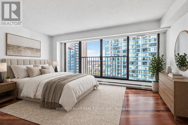 2214 - 55 Harbour Street, Toronto, Ontario  M5J 2L1 - Photo 11 - C13035800