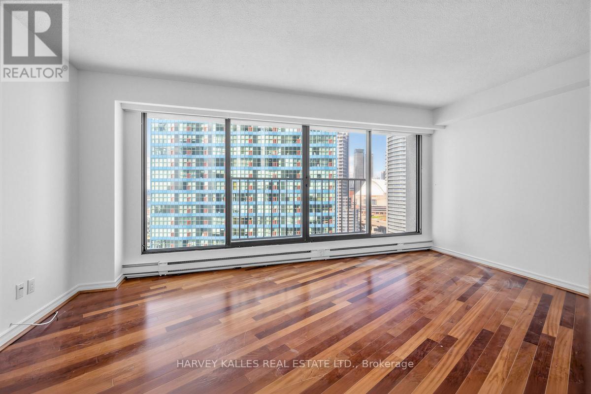 2214 - 55 Harbour Street, Toronto, Ontario  M5J 2L1 - Photo 12 - C13035800