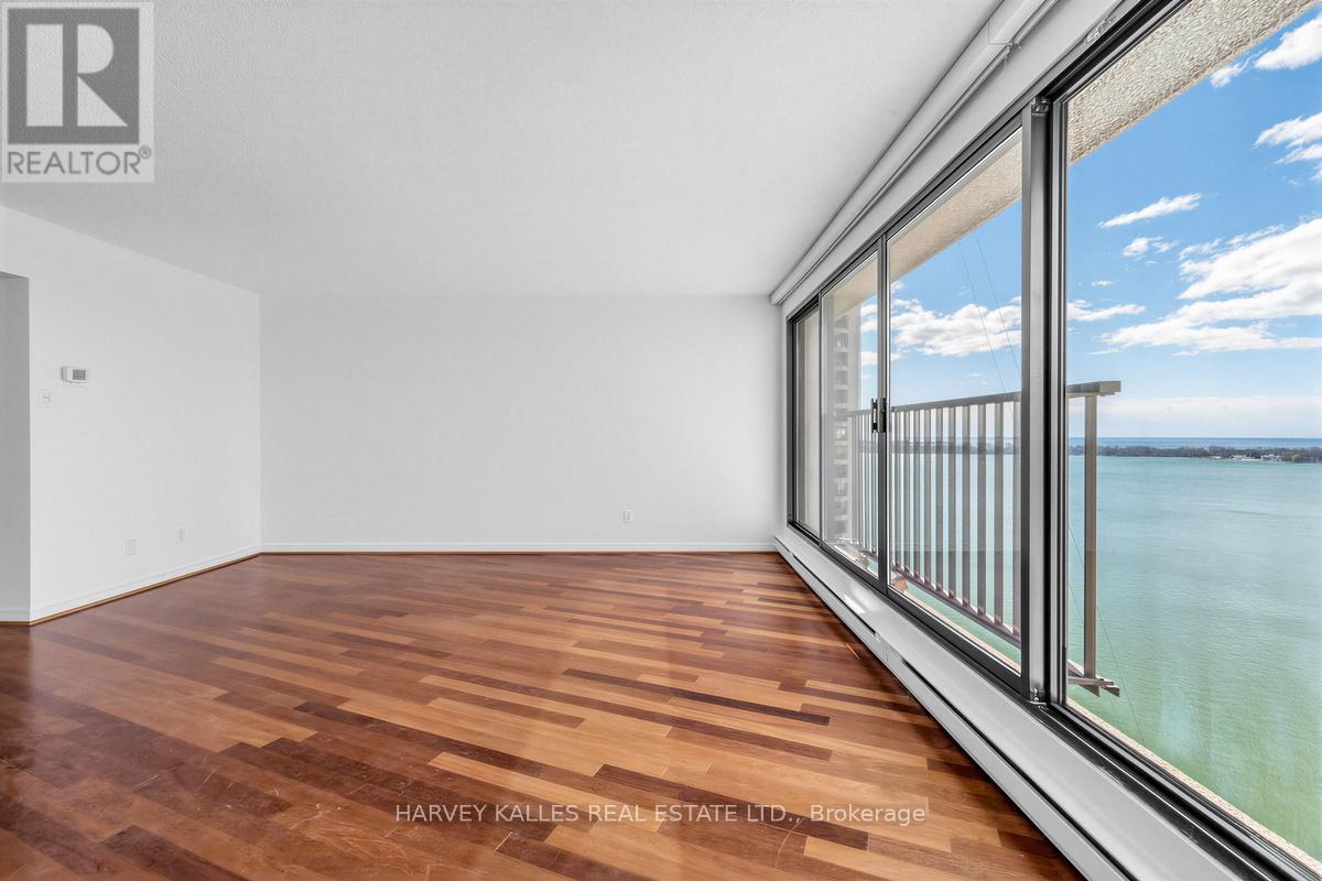 2214 - 55 Harbour Street, Toronto, Ontario  M5J 2L1 - Photo 16 - C13035800