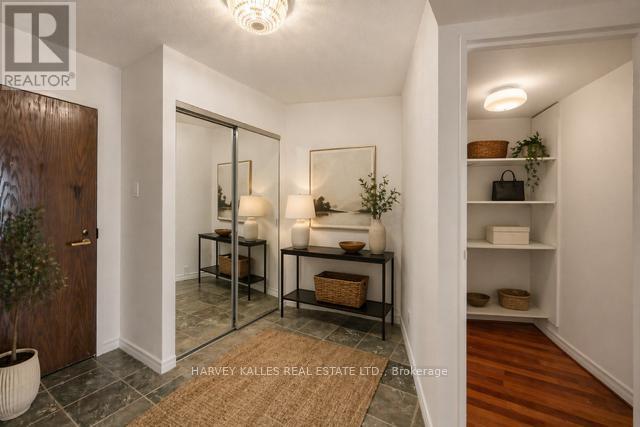 2214 - 55 Harbour Street, Toronto, Ontario  M5J 2L1 - Photo 4 - C13035800