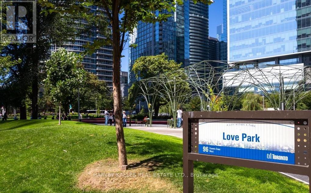 2214 - 55 Harbour Street, Toronto, Ontario  M5J 2L1 - Photo 28 - C13035800