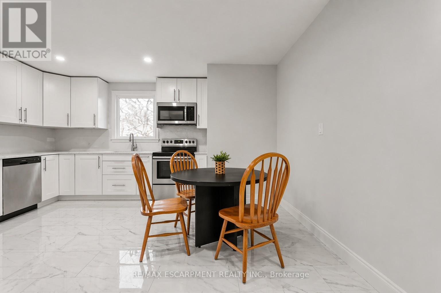 557 Lake Street, St. Catharines, Ontario  L2N 4J1 - Photo 4 - X12617058