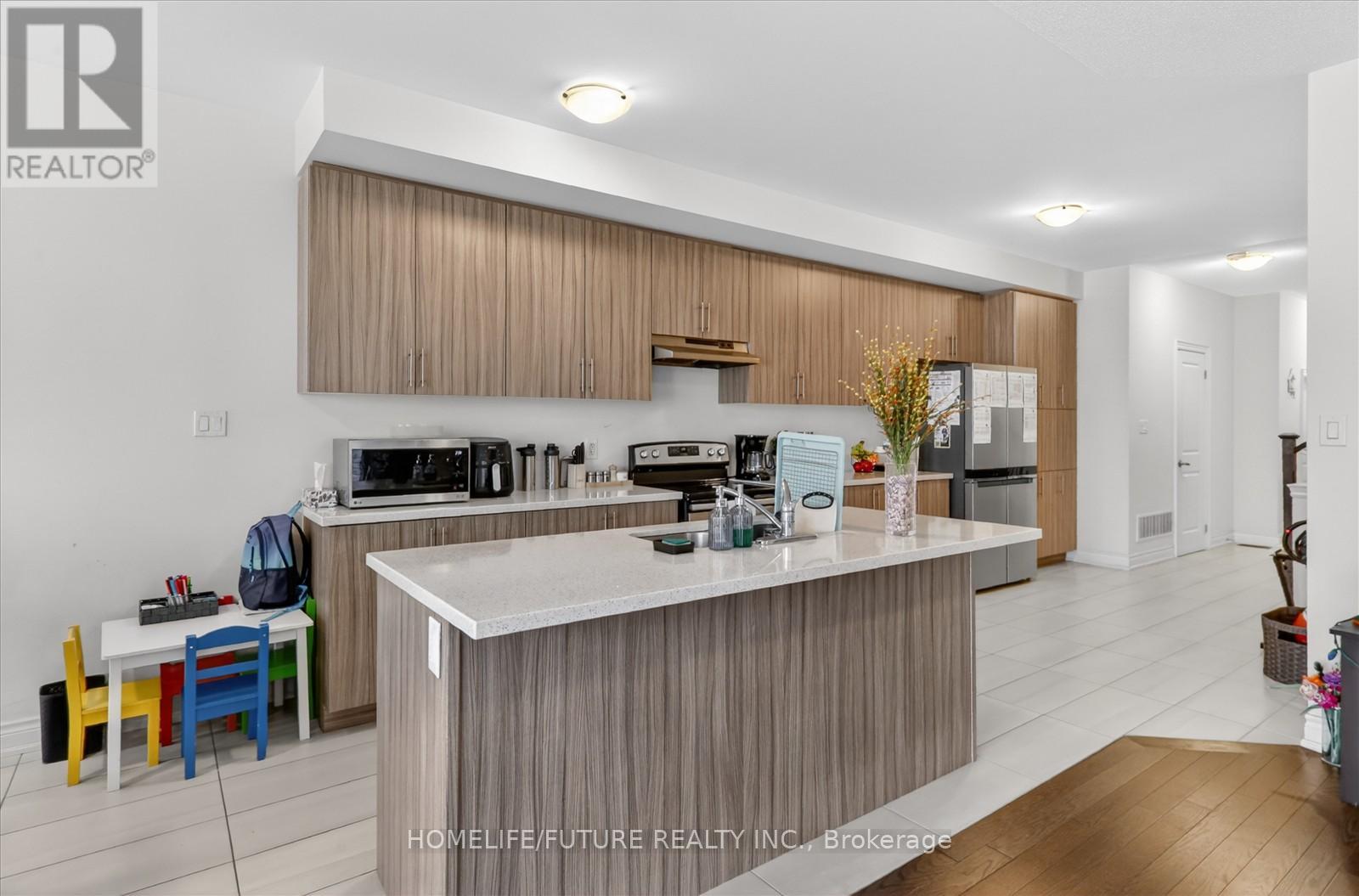 6 Ryler Way, Markham, Ontario  L3S 0E7 - Photo 7 - N13035714