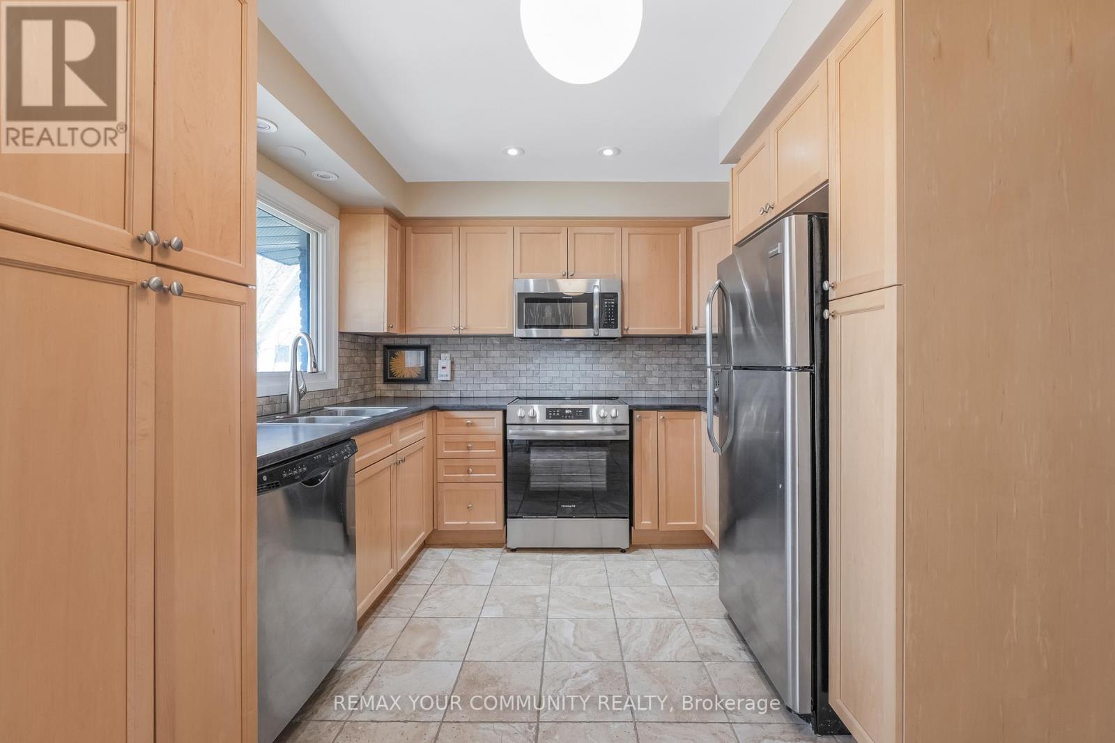 60 - 97 Poplar Crescent, Aurora, Ontario  L4G 3M4 - Photo 12 - N13035850