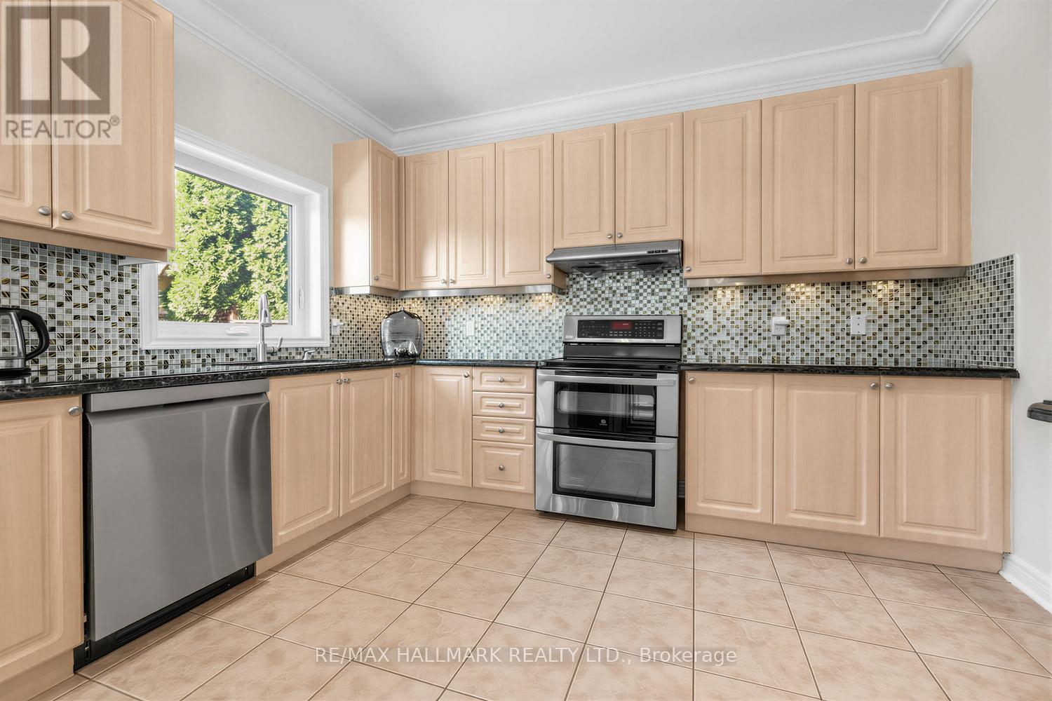 341 Kirkvalley Crescent, Aurora, Ontario  L4G 7S1 - Photo 13 - N13035930