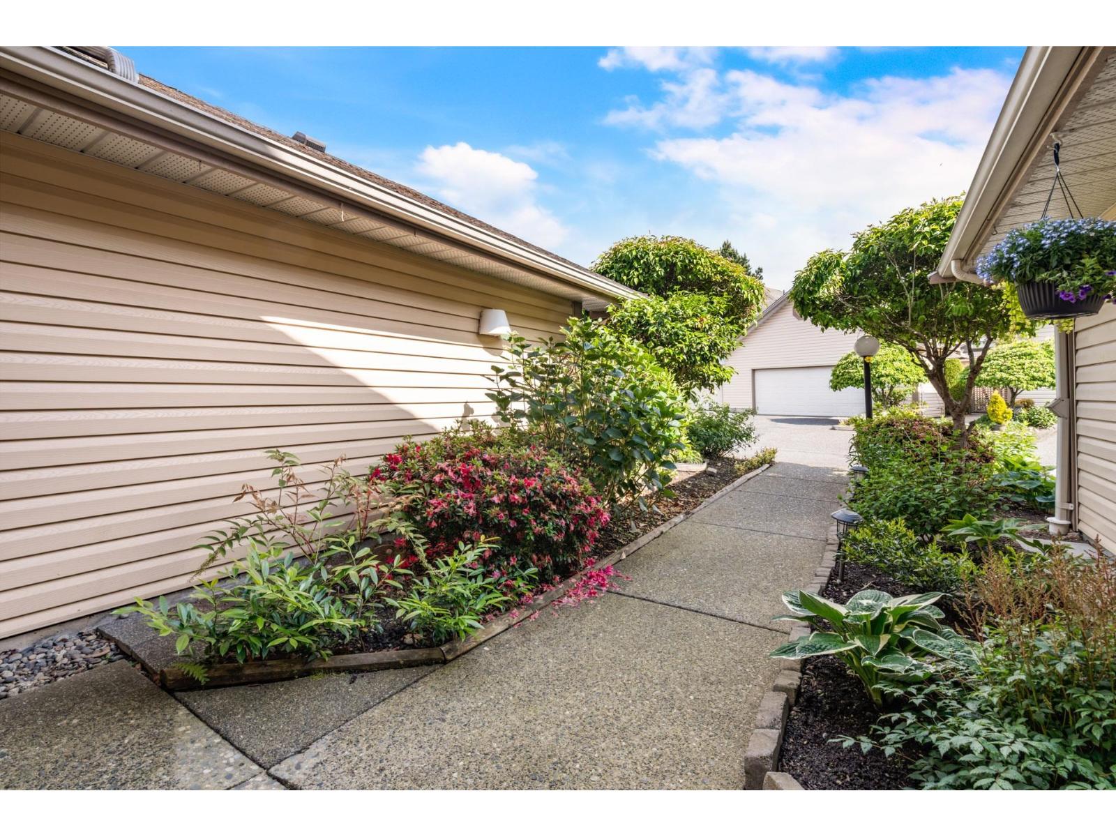 30 6140 192 Street, Surrey, British Columbia  V3S 7V7 - Photo 4 - R3115034