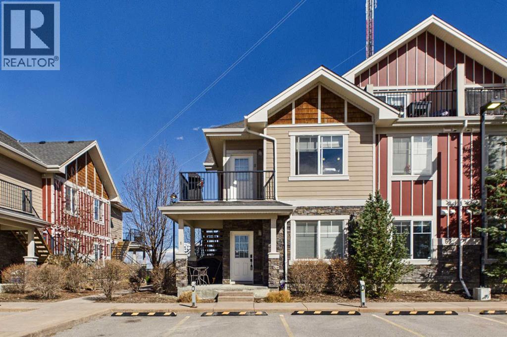 1, 67 West Coach Manor SW, calgary, Alberta
