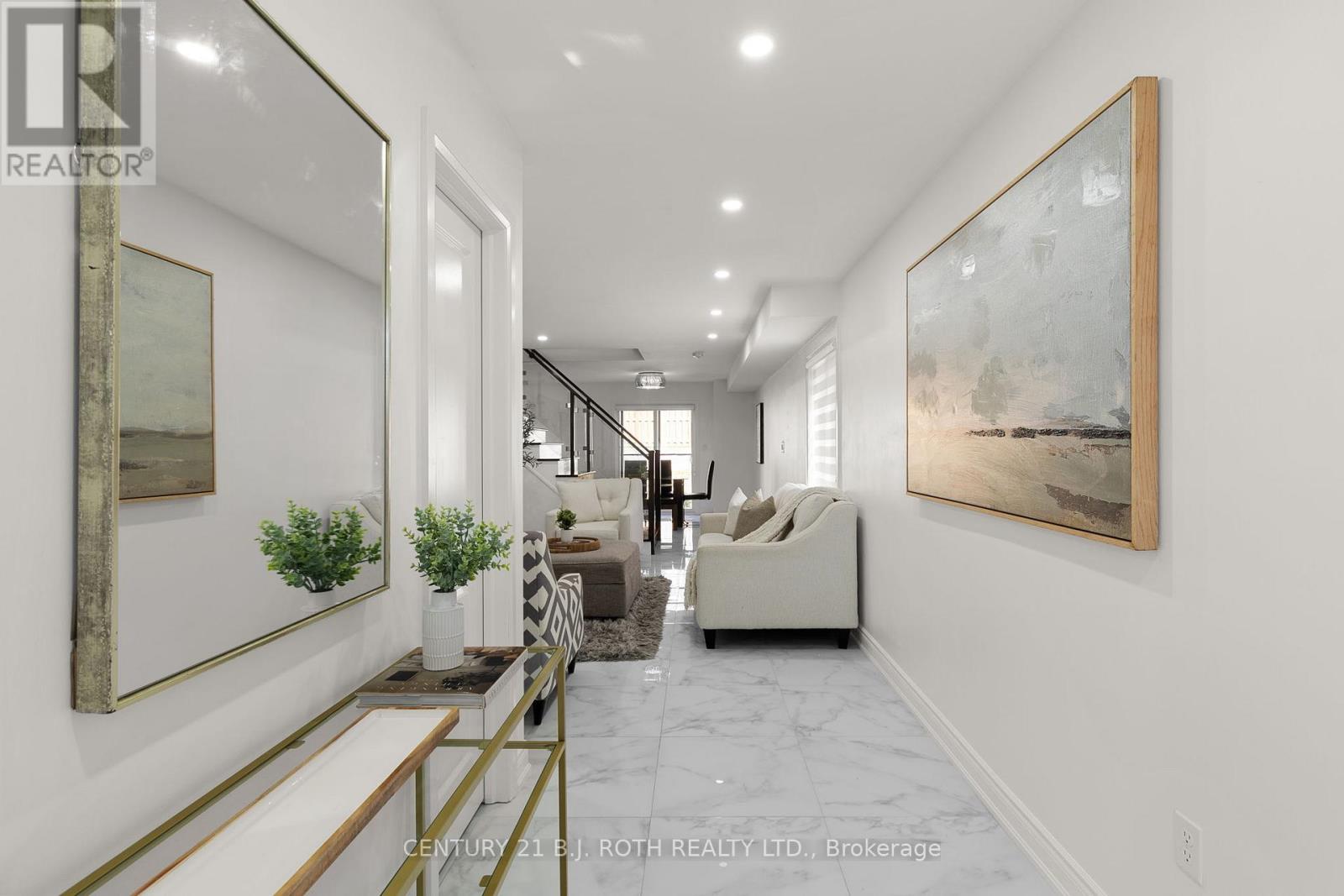 33 Brown Bear Street, Barrie, Ontario  L9J 0H7 - Photo 4 - S13035648