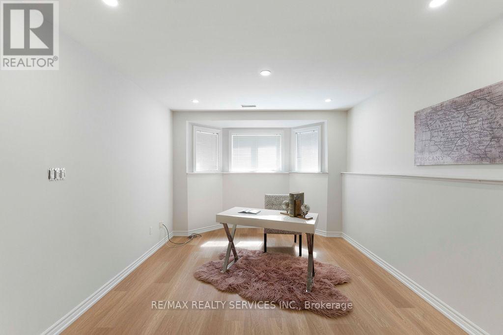 254 Old Mosley Street, Wasaga Beach, Ontario  L9Z 2H8 - Photo 11 - S13035728