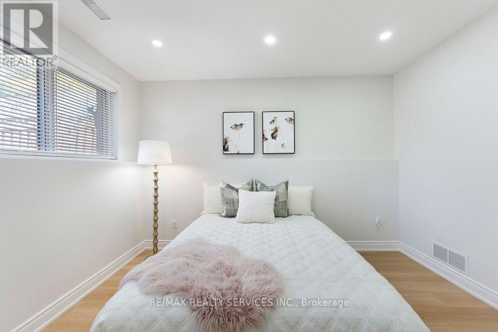 254 Old Mosley Street, Wasaga Beach, Ontario  L9Z 2H8 - Photo 17 - S13035728