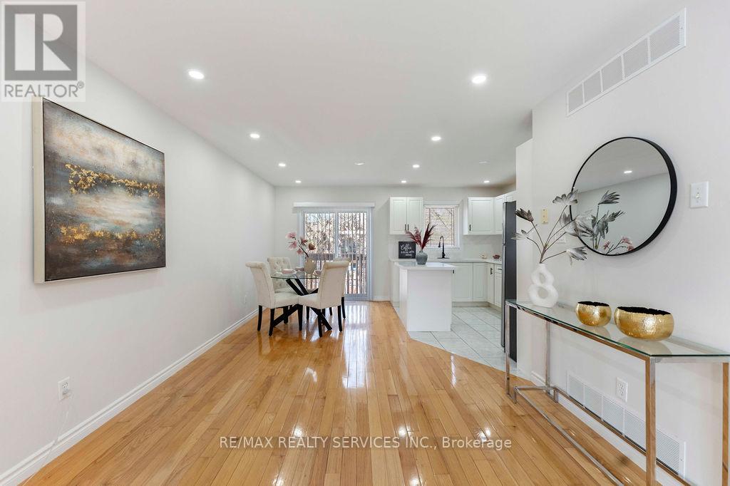 254 Old Mosley Street, Wasaga Beach, Ontario  L9Z 2H8 - Photo 22 - S13035728