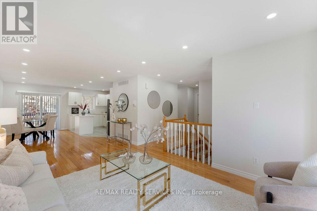 254 Old Mosley Street, Wasaga Beach, Ontario  L9Z 2H8 - Photo 24 - S13035728