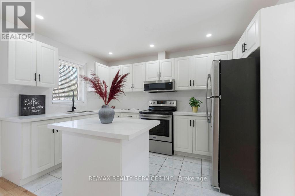 254 Old Mosley Street, Wasaga Beach, Ontario  L9Z 2H8 - Photo 25 - S13035728