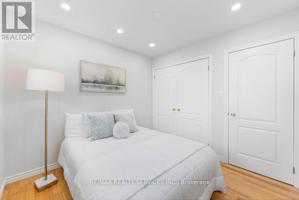 254 Old Mosley Street, Wasaga Beach, Ontario  L9Z 2H8 - Photo 38 - S13035728