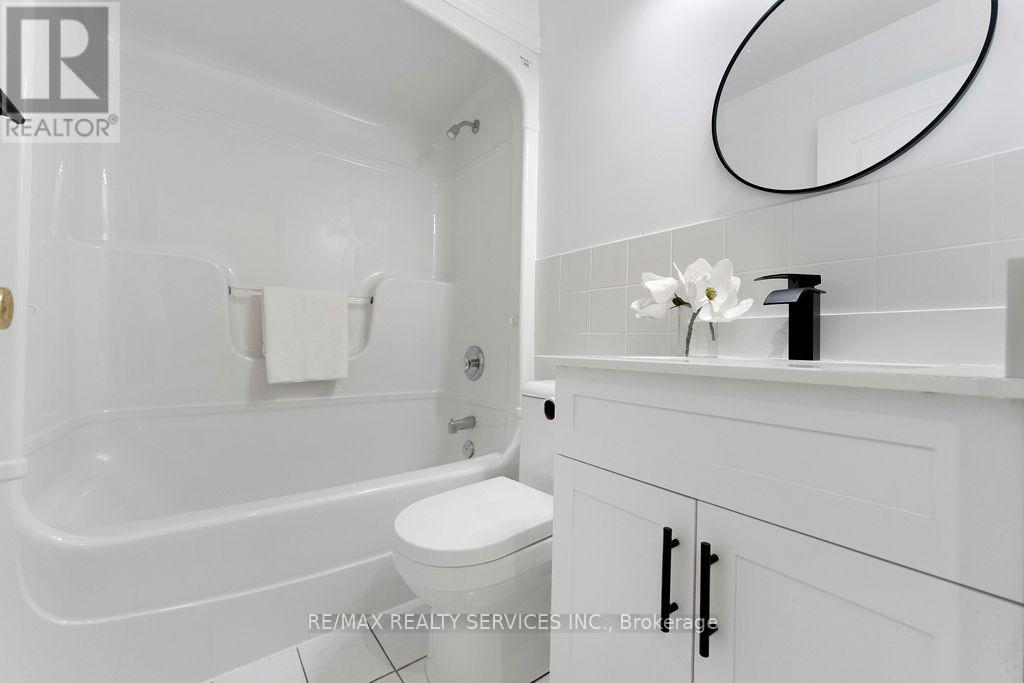 254 Old Mosley Street, Wasaga Beach, Ontario  L9Z 2H8 - Photo 39 - S13035728