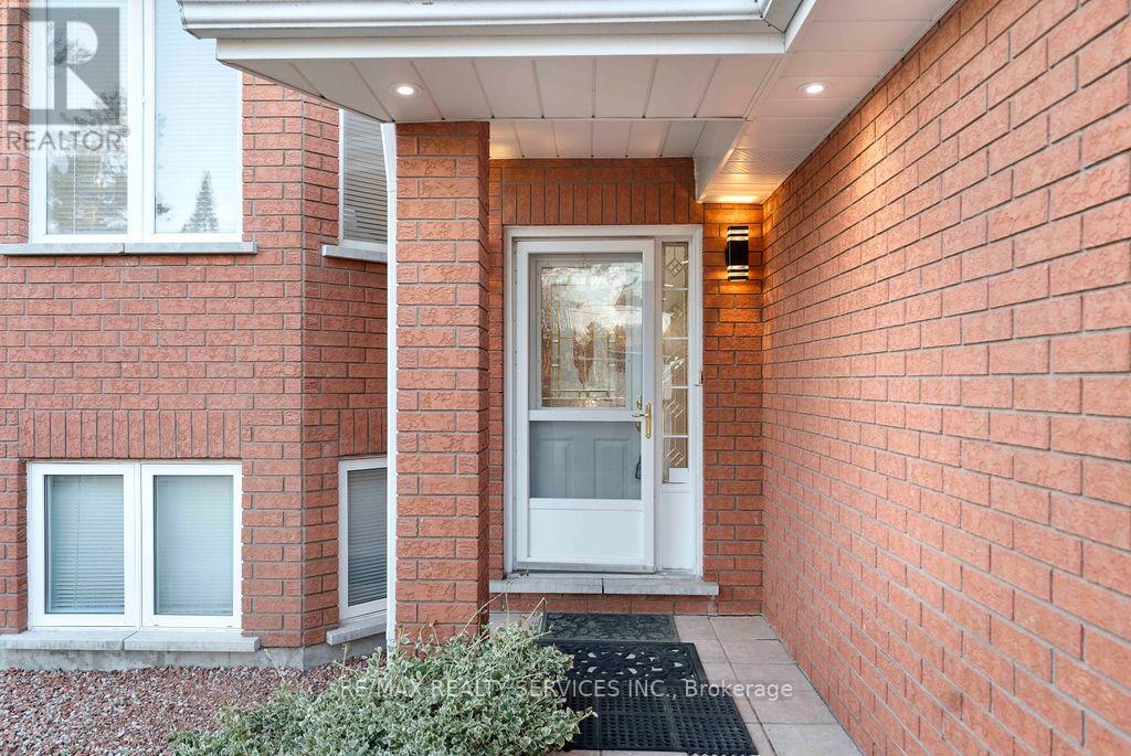 254 Old Mosley Street, Wasaga Beach, Ontario  L9Z 2H8 - Photo 41 - S13035728