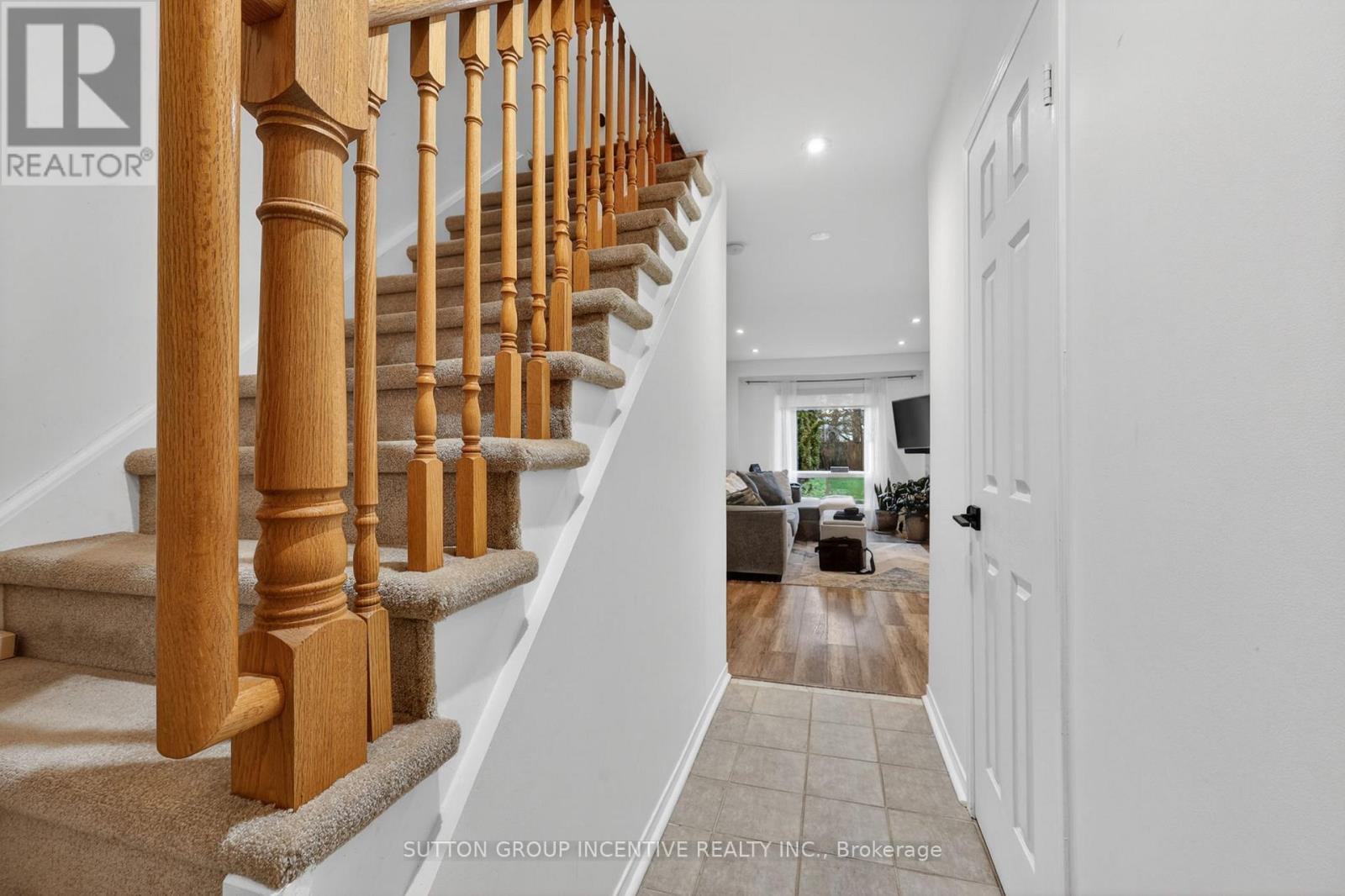 46 Bates Court, Barrie (Painswick North), Ontario  L4N 8L8 - Photo 3 - S13035738