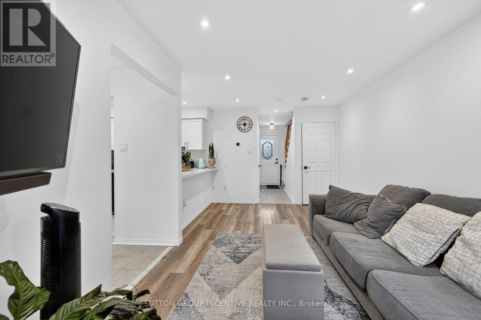 46 Bates Court, Barrie (Painswick North), Ontario  L4N 8L8 - Photo 7 - S13035738