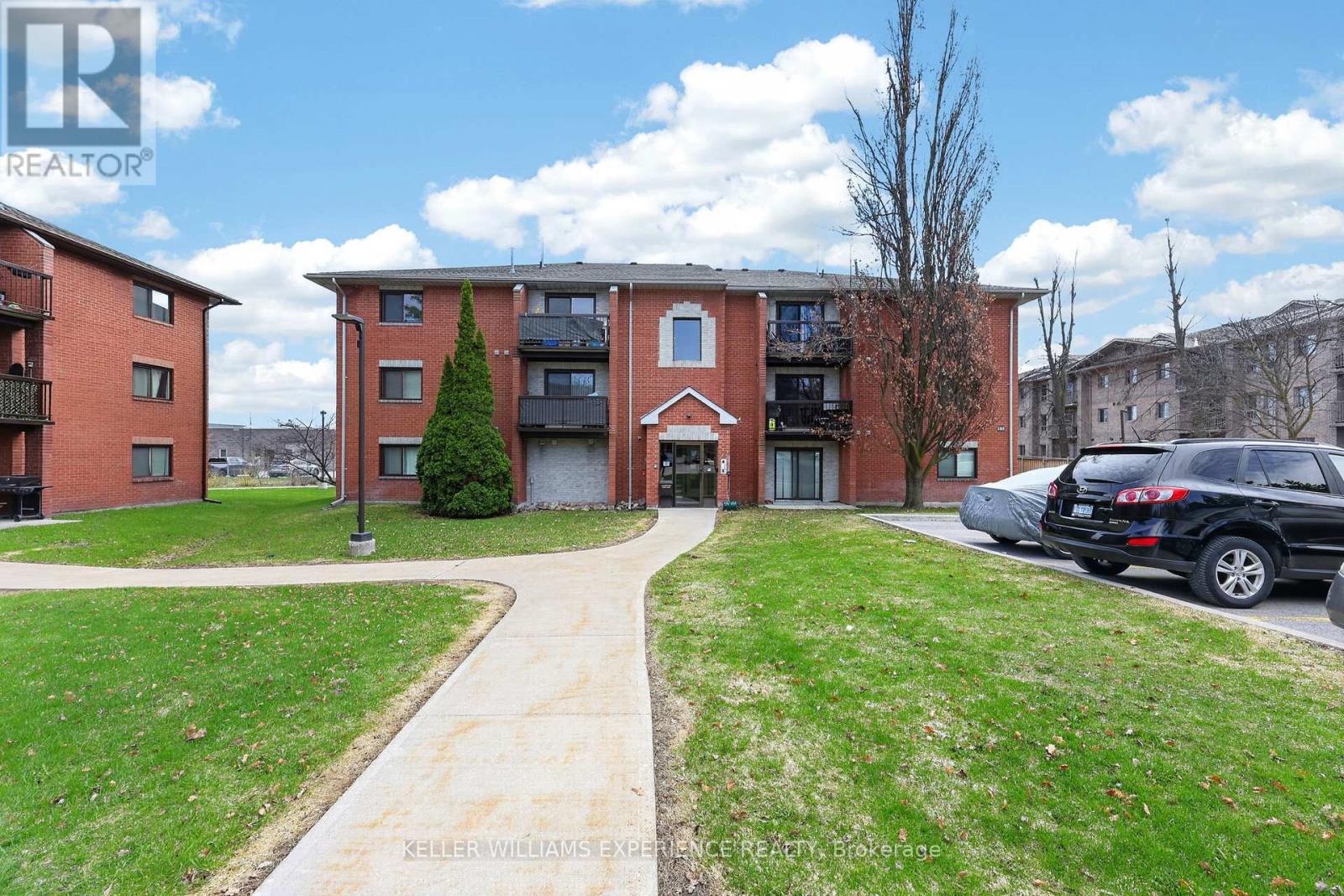 C4 - 183 EDGEHILL DRIVE, Barrie, Ontario